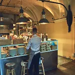 Ξενοδοχείο Hotel Palladian 4*